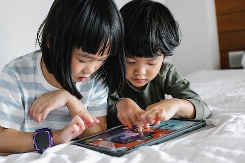 Raising Screen-Smart Kids